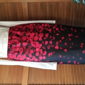 Red rose pedal print skirt